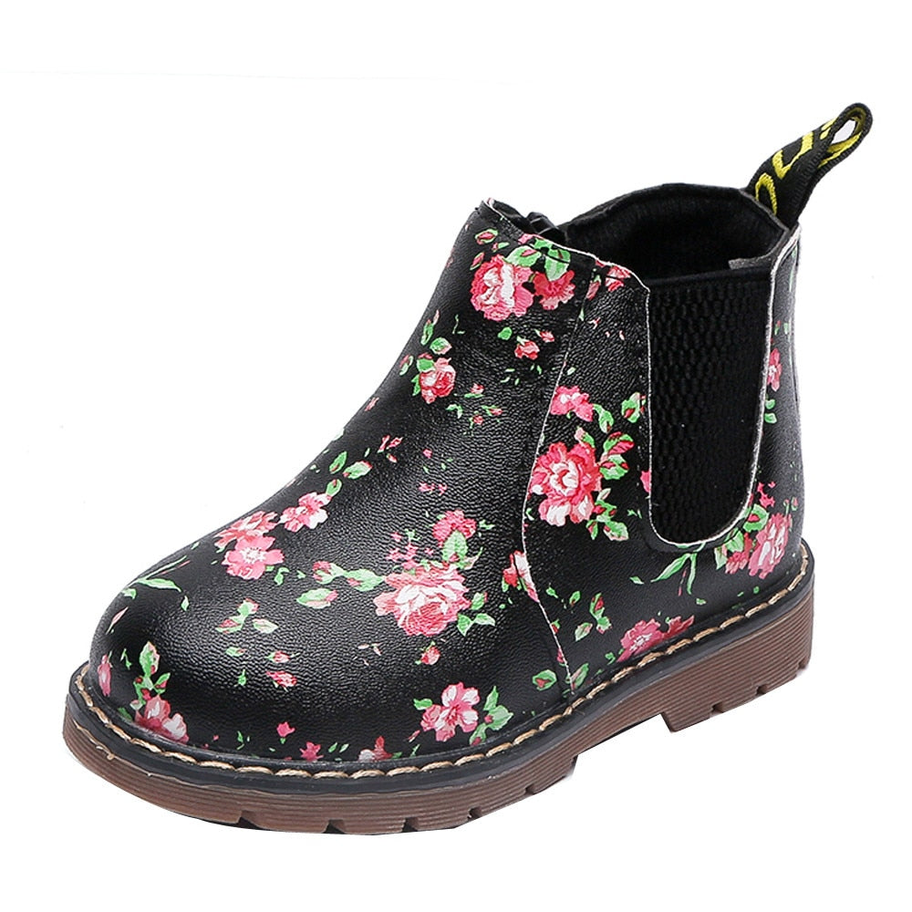 Children's Skid-Proof Leather Shoes in Autumn Snowy