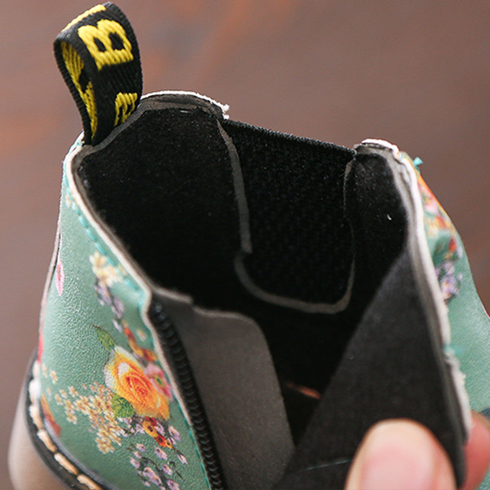 Children's Skid-Proof Leather Shoes in Autumn Snowy