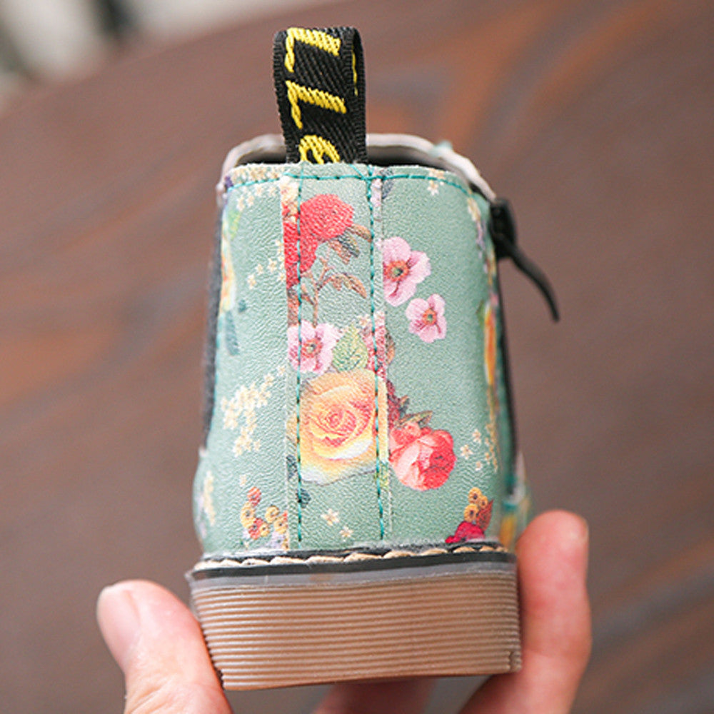 Children's Skid-Proof Leather Shoes in Autumn Snowy