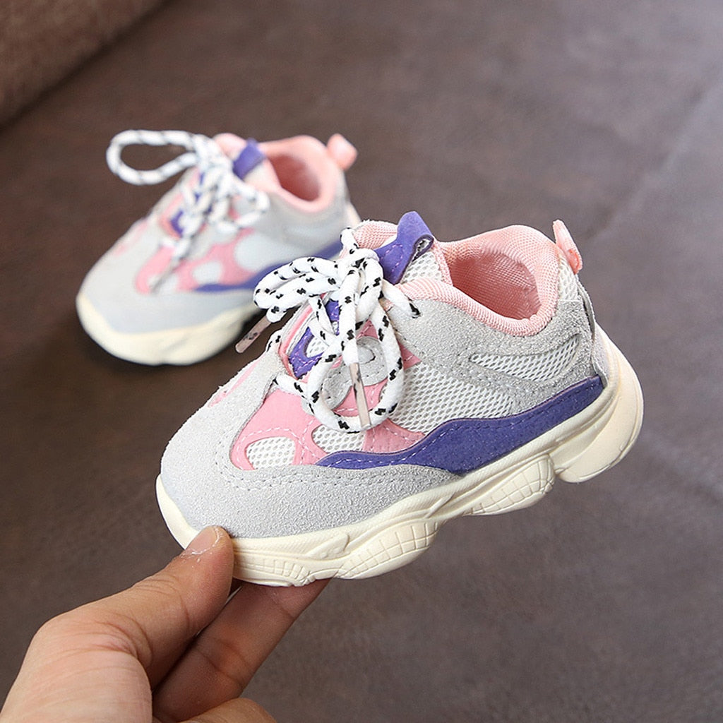 Children's soft bottom color matching sports shoes