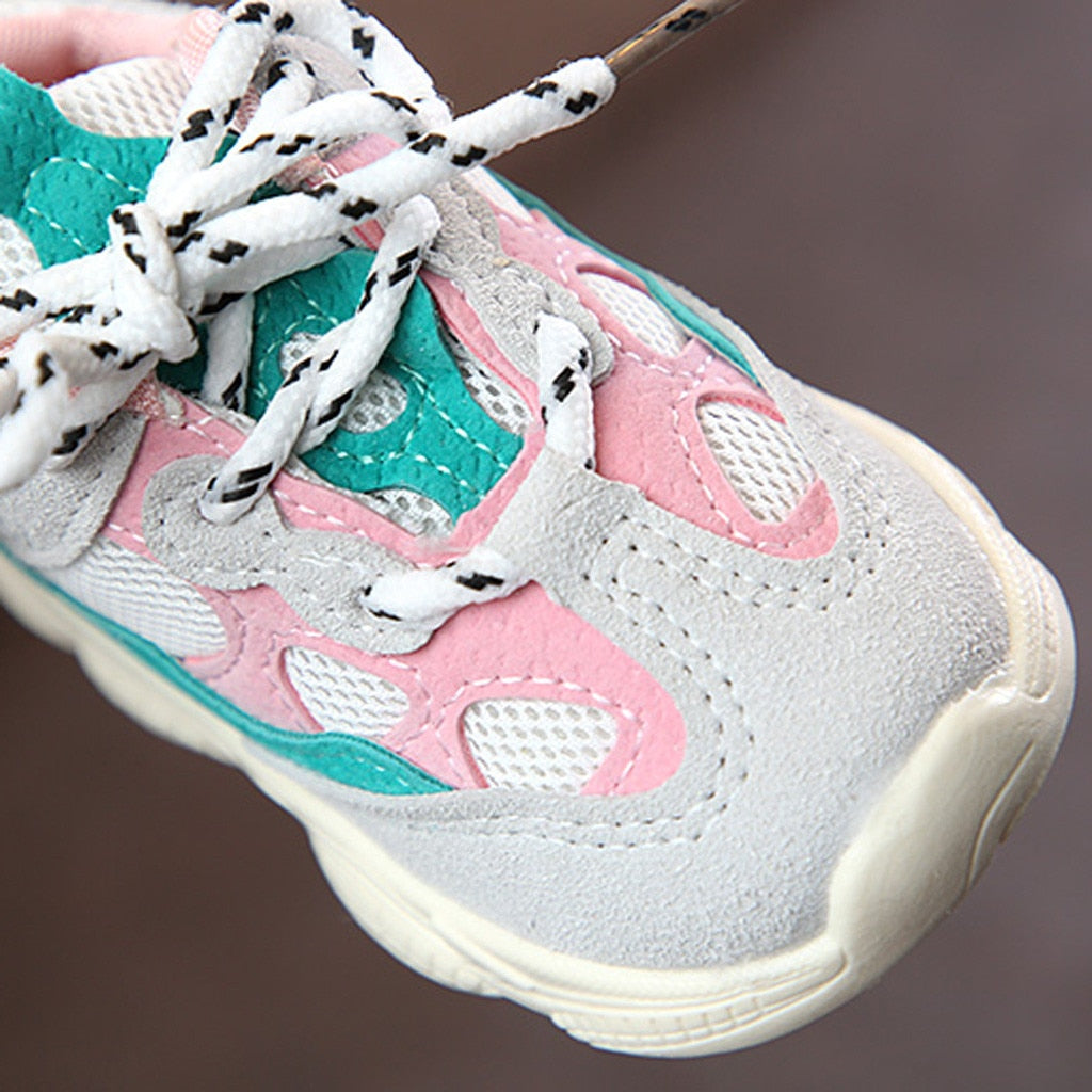 Children's soft bottom color matching sports shoes